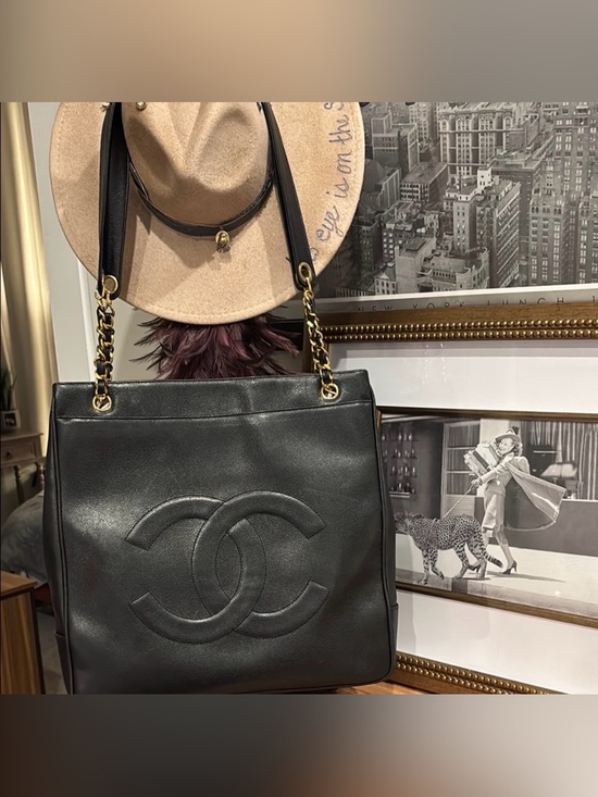 CHANEL Handbags - Chanel Timeless Vintage CC Decacoco Chain Shoulder Bag